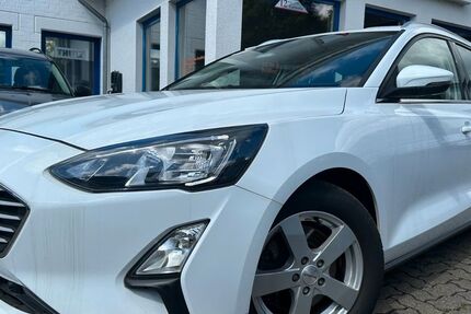 Ford Focus 128.000 km 9.949 &euro; Gummersbach (Zwischen Toom Markt und ATU) 51645
