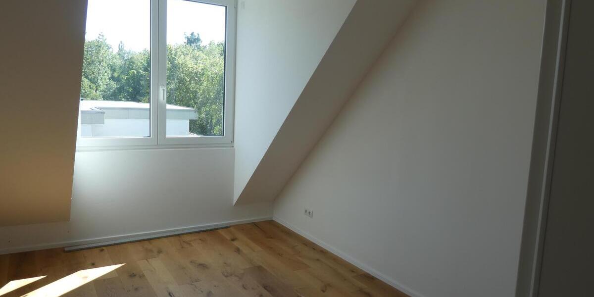 Neue Dachgeschosswohnung mit Flair im Energiesparhaus mit moderner Heiztechnik in Bonn - Dachgeschoßwohnung Bonn Dransdorf | Angebot:24049014