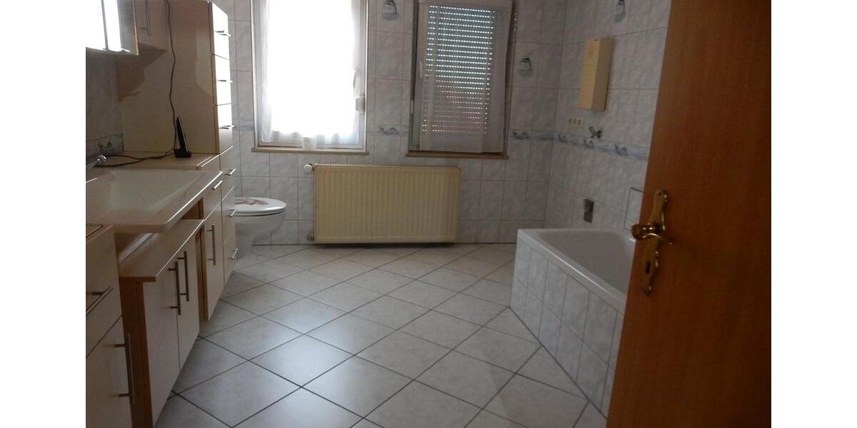 Einfamilienhaus Homberg (Efze) - 4 Zimmer, 151 m&sup2;, 189.000&euro; | Angebot:27118212