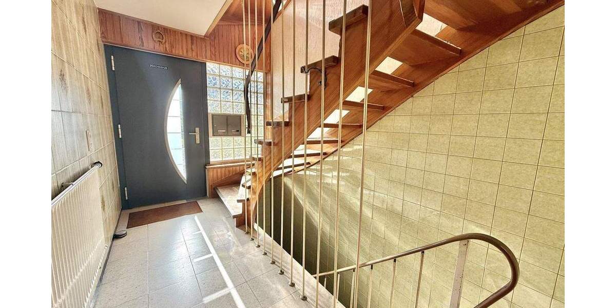 Einfamilienhaus Plößberg - 8 Zimmer, 237 m&sup2;, 220.000&euro; | Angebot:25697482