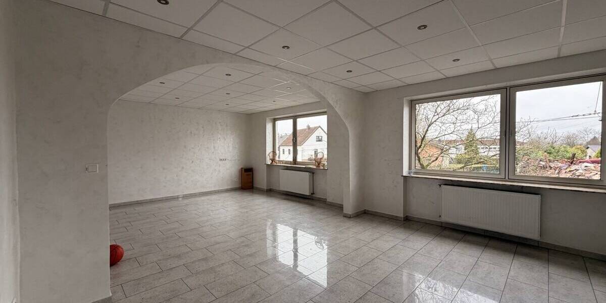 Mehrfamilienhaus, Wohnhaus Schiffweiler - 6 Zimmer, 184 m&sup2;, 265.000&euro; | Angebot:26290831