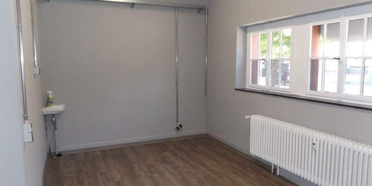 Gewerbeobjekt Titisee-Neustadt Titisee - 2 Zimmer, 400&euro; | Angebot:23276201