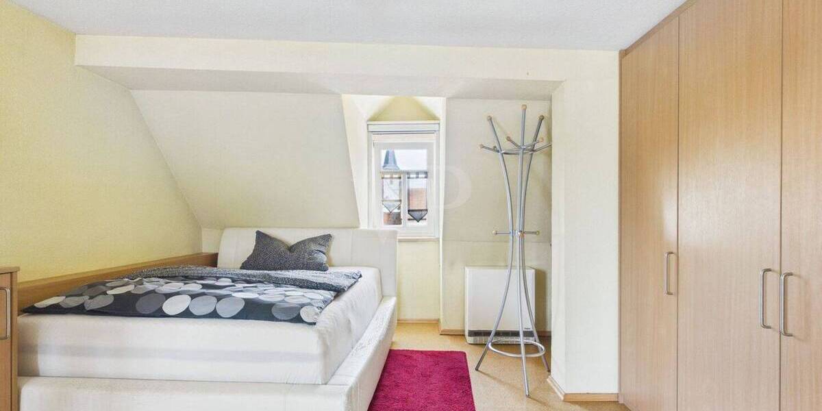 Einfamilienhaus Haßfurt - 8 Zimmer, 234 m&sup2;, 395.000&euro; | Angebot:26751043