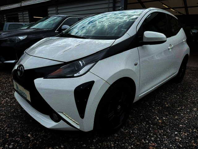 Toyota Aygo (X) 98.116 km 8.990 &euro; Hamburg 22179
