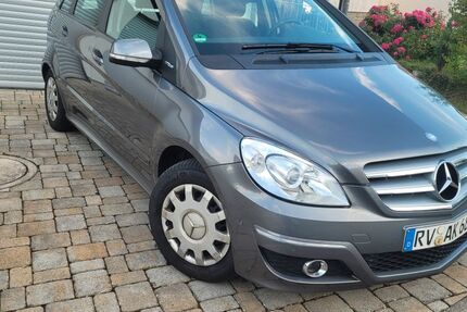 Mercedes-Benz B 180 156.871 km 4.250 € Rudersberg 73635