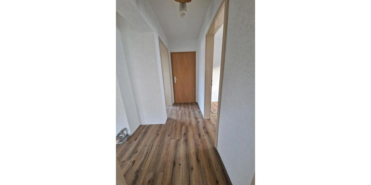 3 zimmer wohnung und eine große küche 3 zimmer