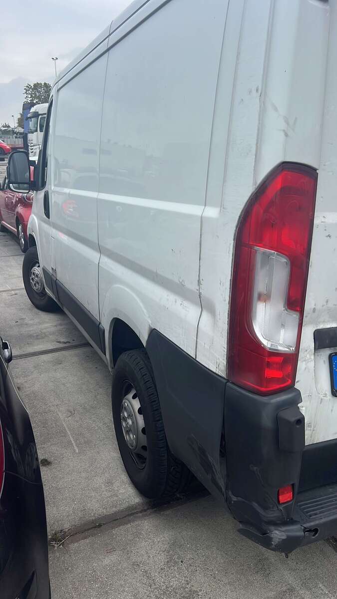 Peugeot Boxer 171.000 km 2.900 € Flörsheim 65439