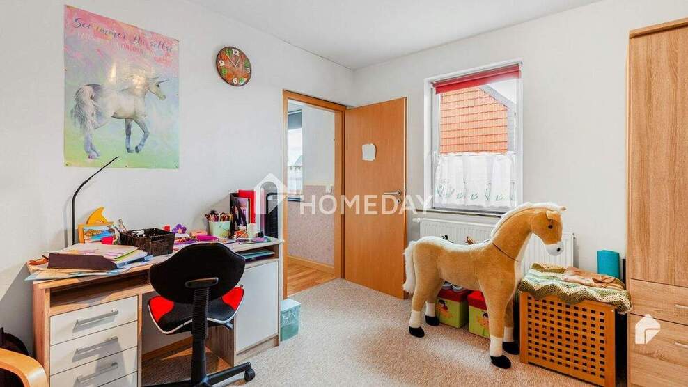 Charmantes Mehrfamilienhaus mit zwei Wohneinheiten, Garage, Carport und großzügigem Garten 8 zimmer