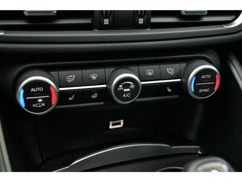 Giulia Veloce Q4 2.0 Turbo Harman-Kardon