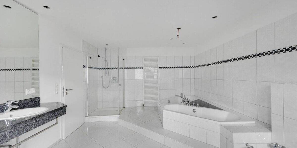 Einfamilienhaus Halver - 1 Zimmer, 389 m&sup2;, 849.000&euro; | Angebot:26008369
