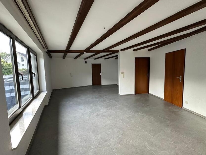 Haus zu vermieten mit Garten, Terrasse, Wintergarten, Stellplatz