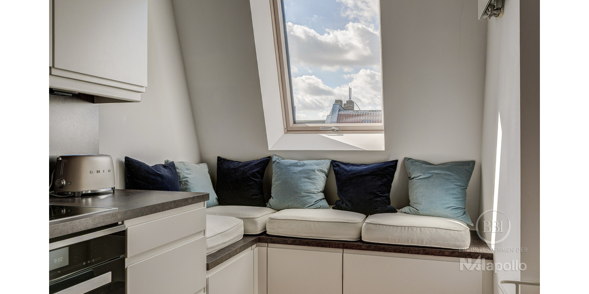 LICHTDURCHFLUTETE DACHGESCHOSSWOHNUNG MIT AUFZUG UND TERRASSE IN BEGEHRTER KIEZLAGE! - Dachgeschoßwohnung Berlin Friedrichshain | Angebot:26854784