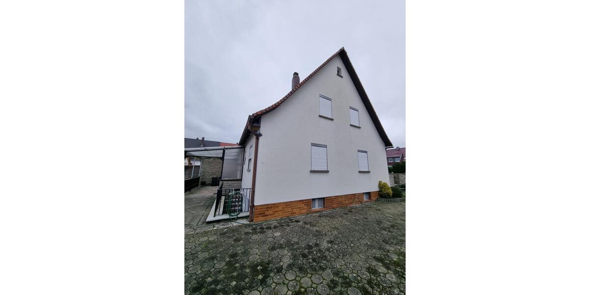 Doppelhaushälfte voll unterkellert mit Doppelgarage 2 zimmer