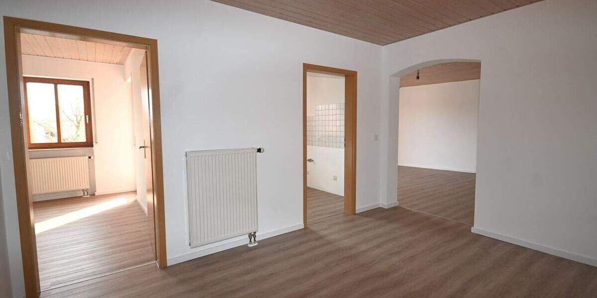 Etagenwohnung Neumarkt-Woffenbach Woffenbach - 3 Zimmer, 82 m&sup2;, 925&euro; | Angebot:25355679