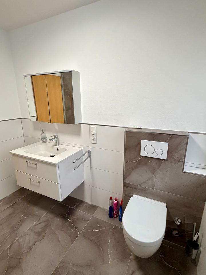 132 m² Etagenwohnung im 1. OG mit drei Balkonen zimmer