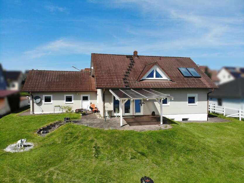 Haus zum Kaufen in Freihung 383.000 € 167 m²