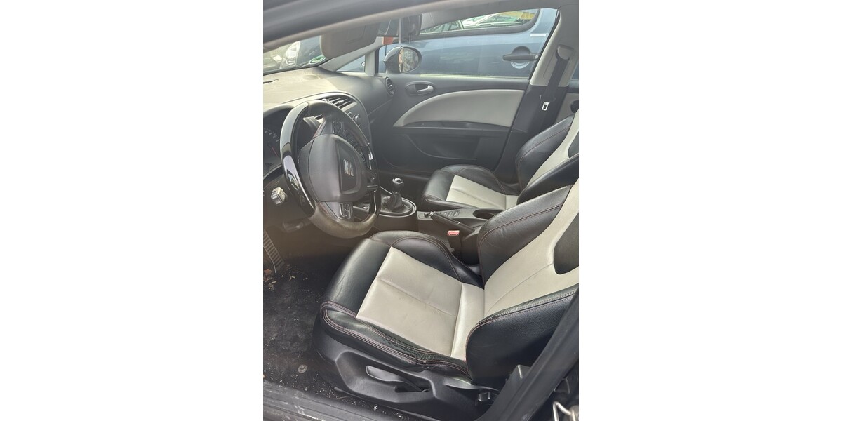 Seat Leon 210.000 km 2.750 &euro; Düren 52349