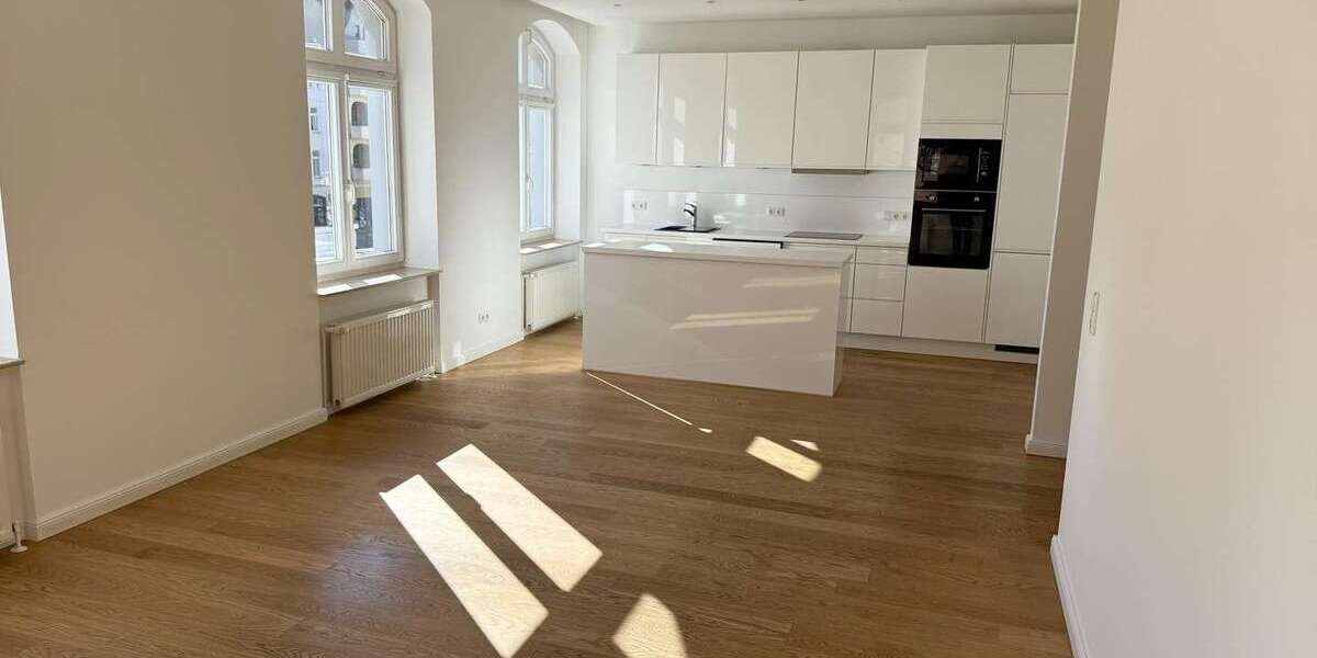 Etagenwohnung Schwerin Altstadt - 3 Zimmer, 90 m&sup2;, 1.350&euro; | Angebot:25625548