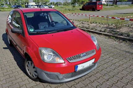 Ford Fiesta 129.000 km 750 &euro; Karlsdorf-Neuthard 76689