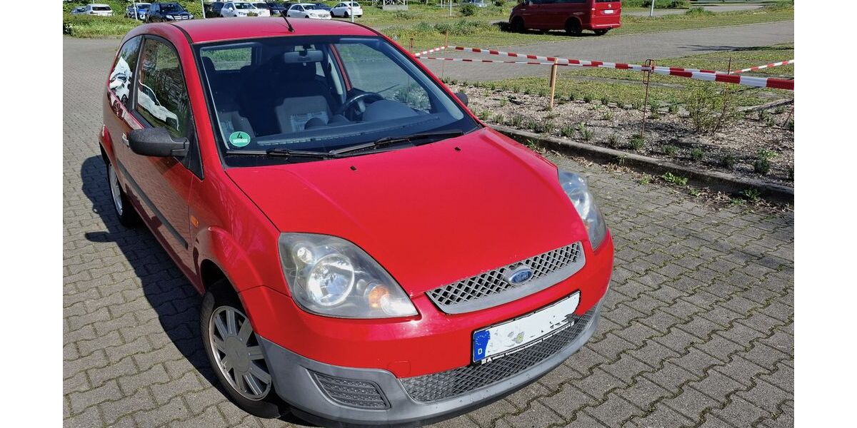 Ford Fiesta 129.000 km 750 &euro; Karlsdorf-Neuthard 76689
