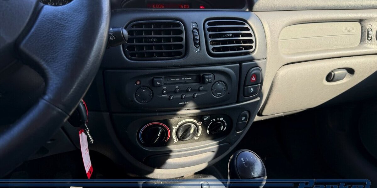 Renault Megane 1.4 16V RXE*09/27TÜV*Rost*Allwetter* 152.300 km 1.990 &euro; Berlin 13187