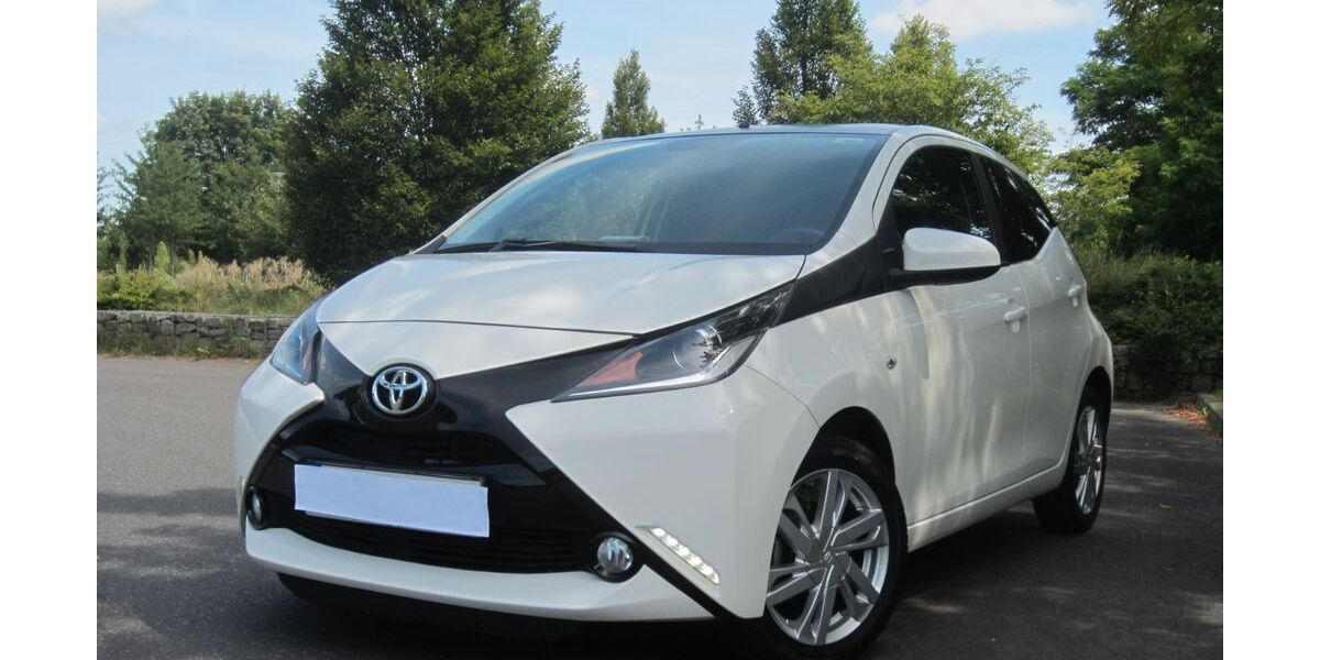Toyota Aygo (X) 150.000 km 5.700 &euro; Rathenow 14712