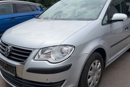 VW Touran 281.500 km 2.490 &euro; Lebach 66822