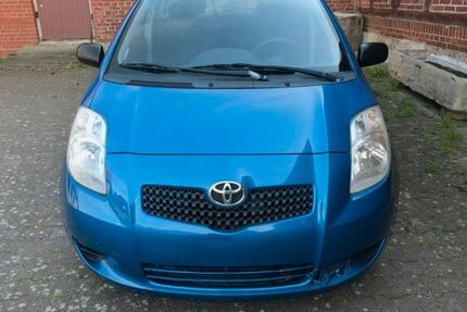 Toyota Yaris 133.540 km 2.500 &euro; Bückeburg 31675