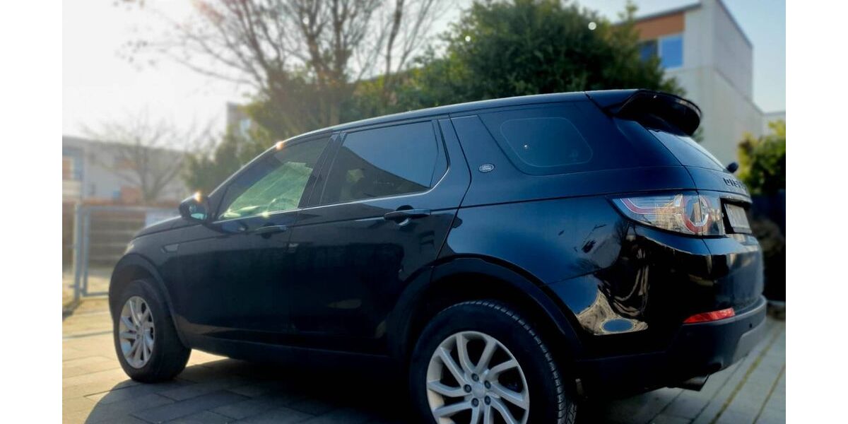 Land Rover Discovery Sport 99.300 km 16.701 &euro; Frankfurt 60438