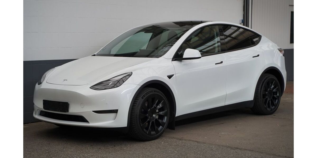 Tesla Model Y 73.585 km 35.555 &euro; Mönchengladbach 41236