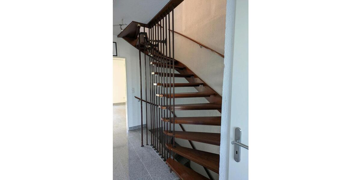 Reihenhaus Mainz Finthen - 4 Zimmer, 153 m&sup2;, 2.000&euro; | Angebot:26093136