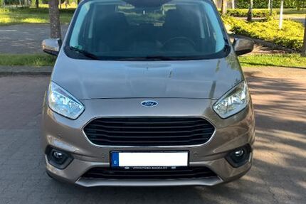 Ford Tourneo Courier 142.000 km 8.900 &euro; Berlin 13503