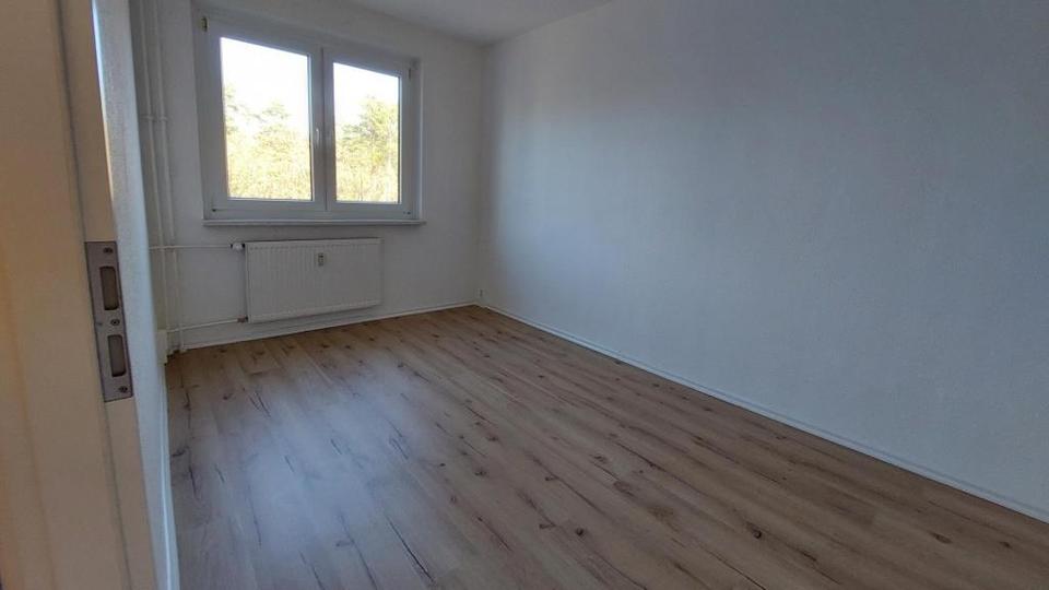 Etagenwohnung Bernsdorf - 3 Zimmer, 61 m&sup2;, 195&euro; | Angebot:26564882