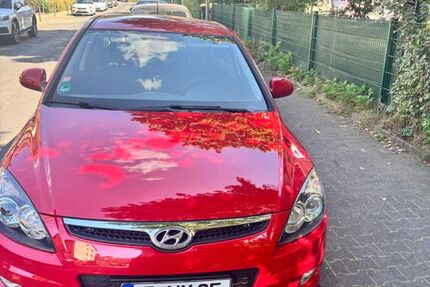 Hyundai i30 95.000 km 4.600 € Frankfurt 65933