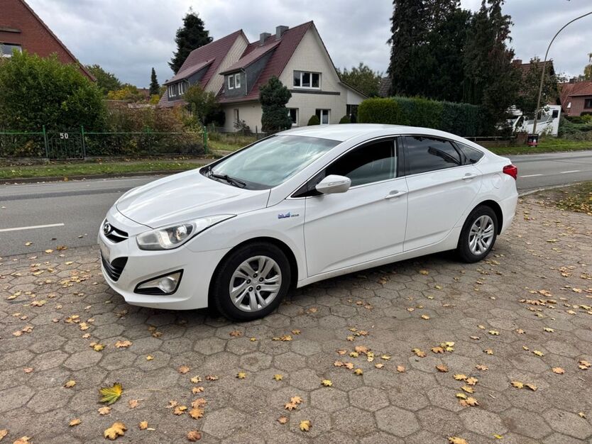 Hyundai i40 250.000 km 4.700 € Stelle 21435