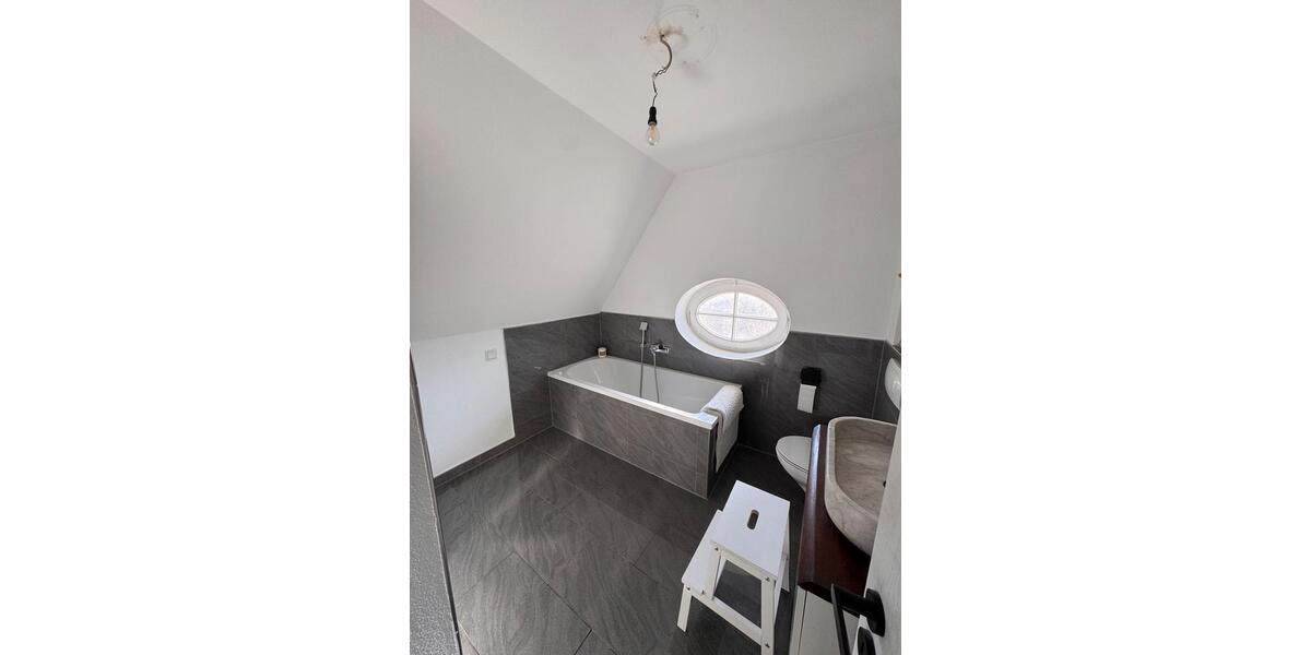 Dachgeschoßwohnung Ispringen - 4.5 Zimmer, 106 m&sup2;, 360.000&euro; | Angebot:25304743