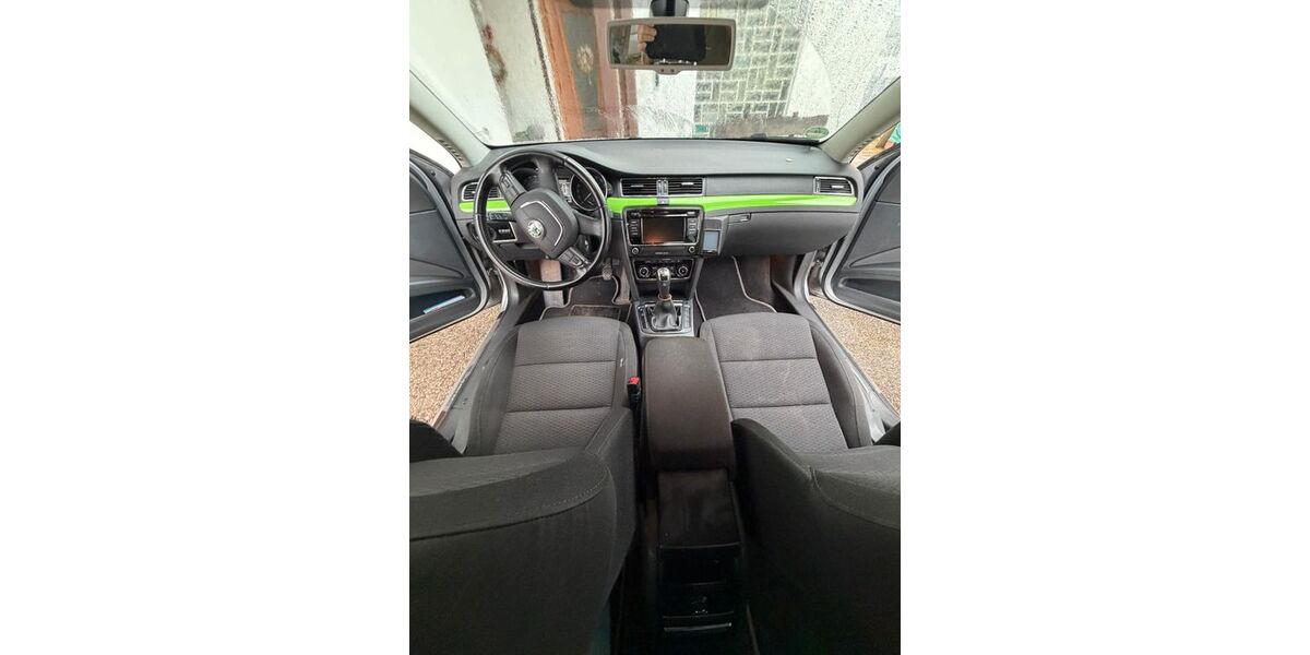 Skoda Superb 299.100 km 4.900 &euro; Geretsried 82538