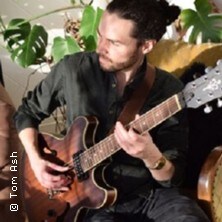 Musik mit Tom Ash 06.08.2026 Haus am Kurpark