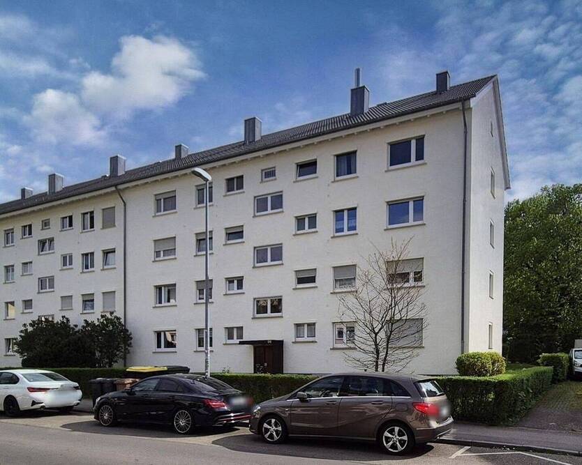 Flexible Raumgestaltung - sanierungsbedürftige 3- oder VierZimmerwohnung in Ludwigsburg-Ost