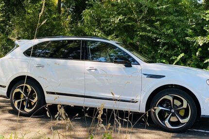 Bentley Bentayga 15.600 km 214.900 &euro; Köln 50858
