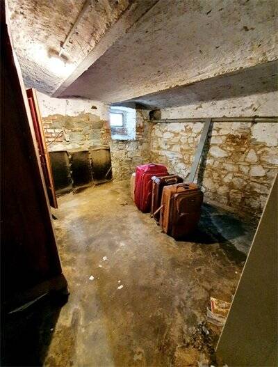 Tolles MFH in WI- Bierstadt, an einen extrem guten+bekannten Mieter für ca. 74.880 Euro p.a. verm zimmer