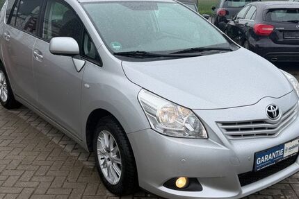 Toyota Verso 106.000 km 9.900 &euro; Löhne Mennighüffen 32584