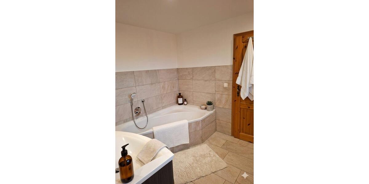 Doppelhaushälfte Goldberg - 6 Zimmer, 200 m&sup2;, 269.000&euro; | Angebot:26121485