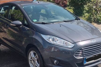 Ford Fiesta 98.877 km 5.400 &euro; Winden 76872