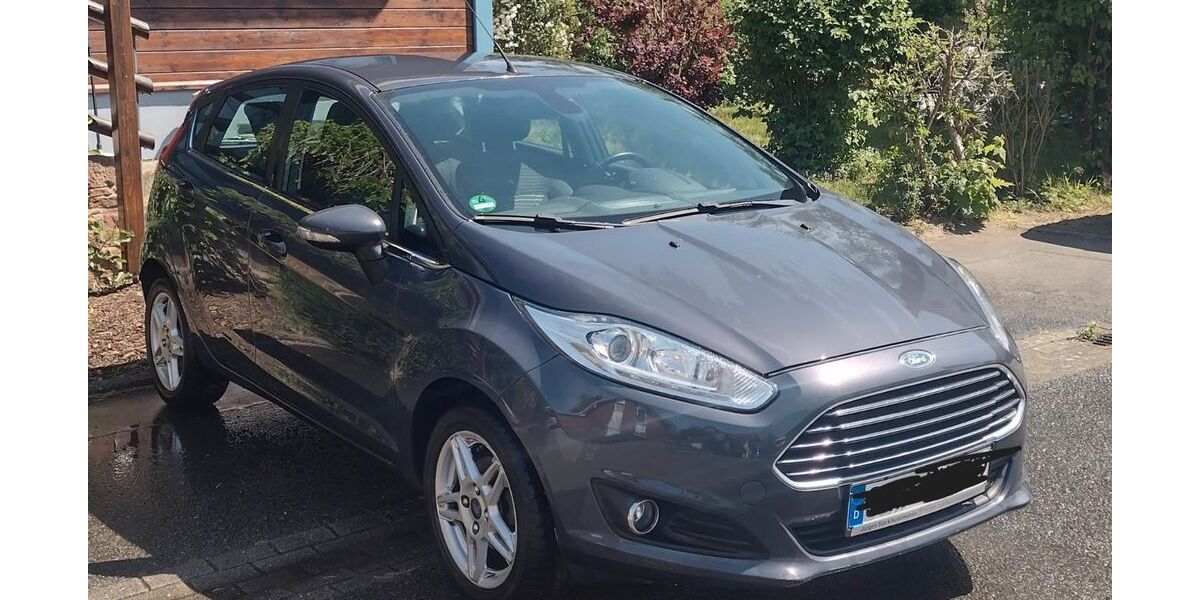 Ford Fiesta 98.877 km 5.400 &euro; Winden 76872
