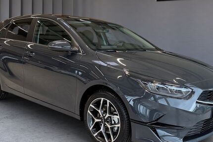 Kia ceed / Ceed 1.500 km 30.990 &euro; Magdeburg 39128