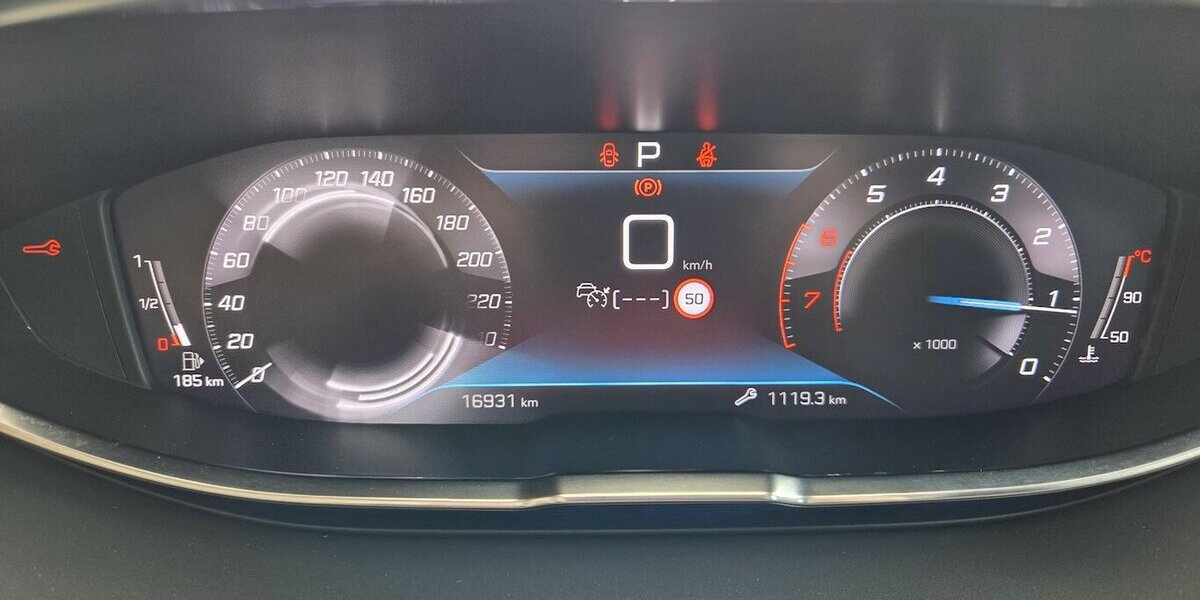 Peugeot 5008 GT 7 Sitze LED Autom. 16.678 km 24.000 &euro; Wilsdruff 01723