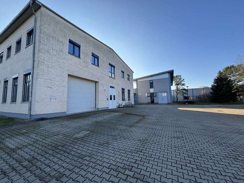 Halle in Zossen 6.805 € 1361 m²