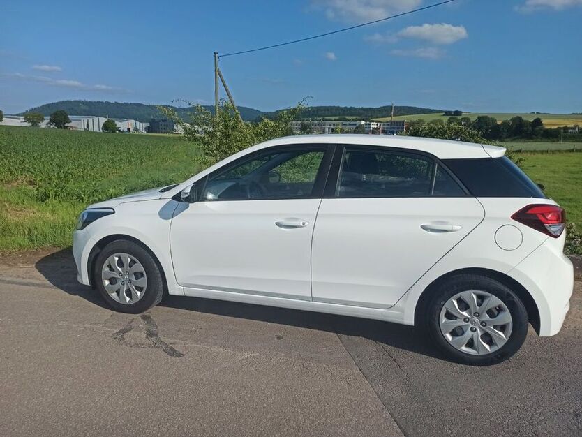 i20