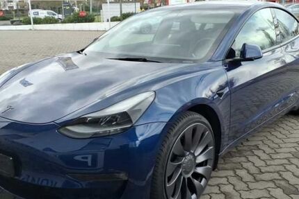 Tesla Model 3 99.900 km 28.750 &euro; Steinbach-Hallenberg OT Herges-Hallenberg 98587